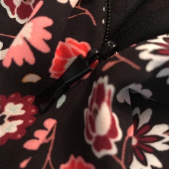 KATE SPADE SHADOW BUDS PLEATED SKIRT SIZE 10 NWT - Picture 15 of 16